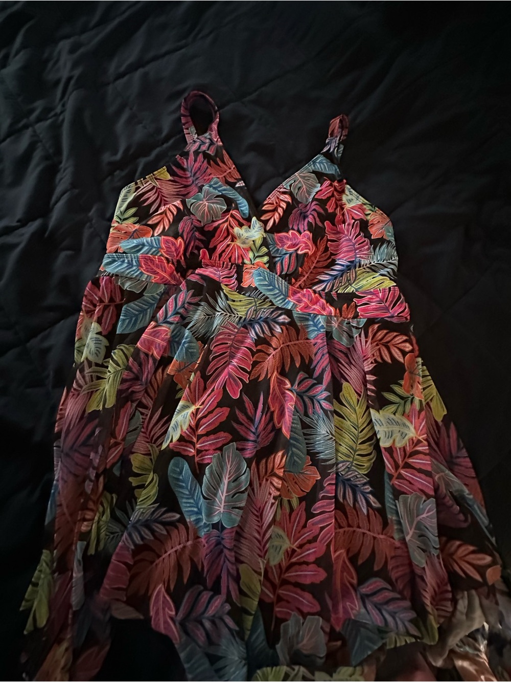 Womans Tropical Leaf Print One-Piece Swimsuit - Multicolor